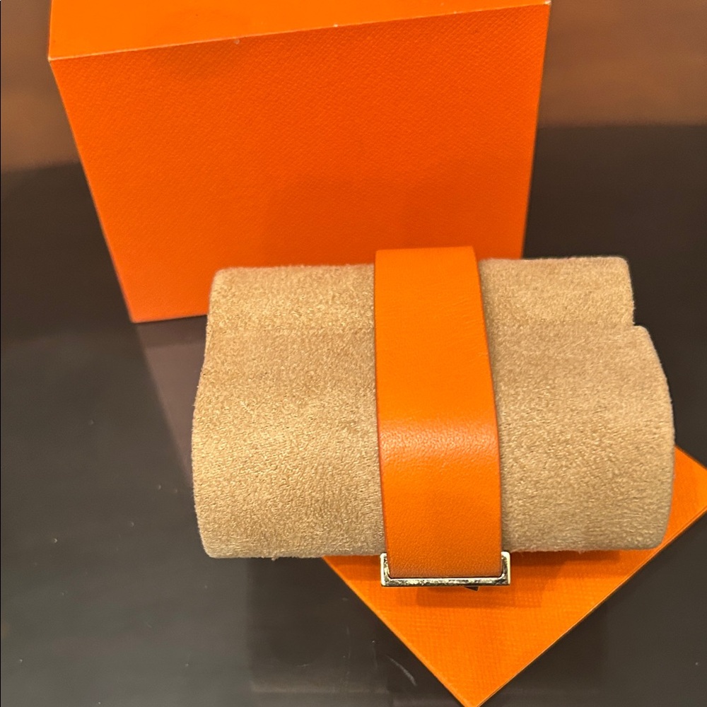 Tory Burch Gold and Orange Women's Watch, sophistication !! - Picture 3 of 4